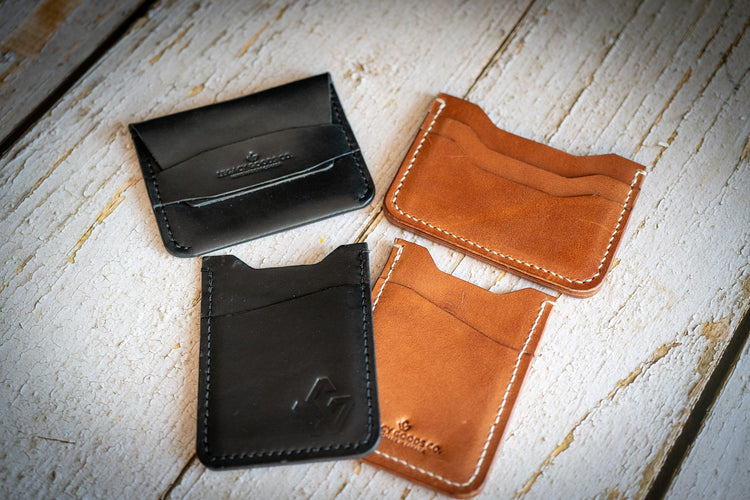 Minimalistic handcrafted leather wallets | Portefeuilles en cuir fait main minimalistes