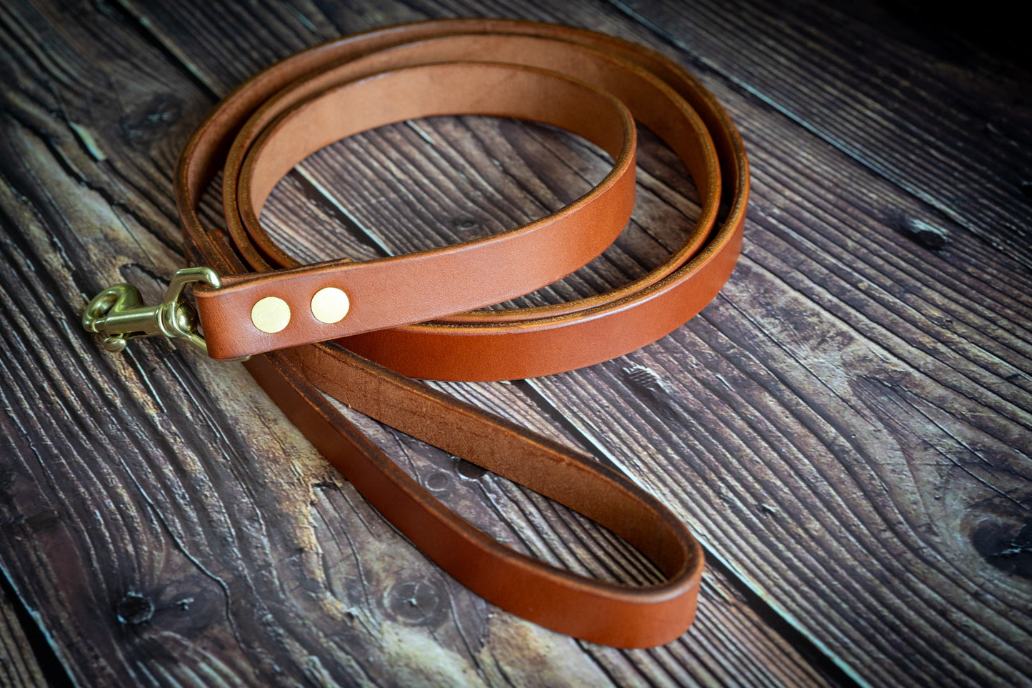 Handcrafted vegetable tanned leather dog leash in chestnut