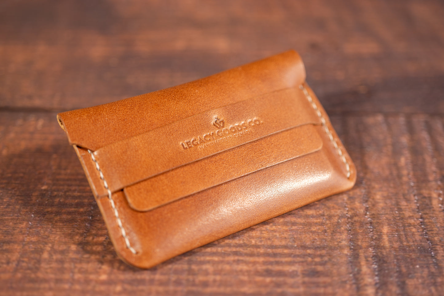 C2 Wallet with six-card capacity | Portefeuille C2 avec une capacité de six cartes