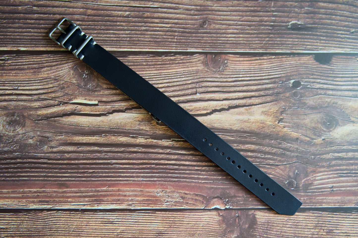 Versatile NATO Style Watch Band | Bracelet de montre style NATO polyvalent