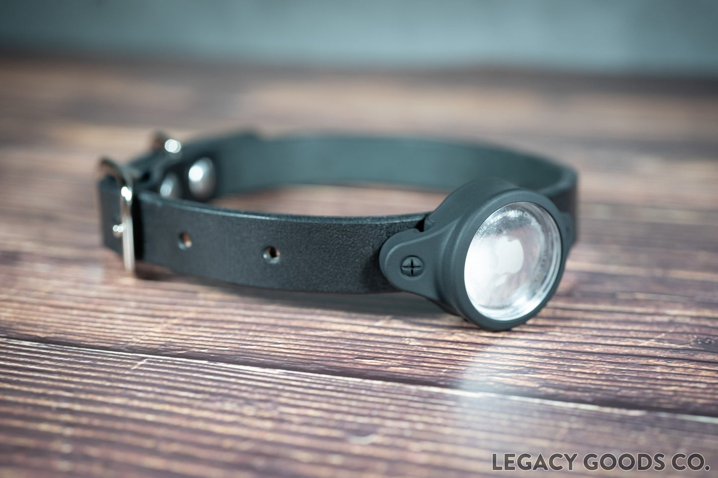 Handmade leather dog collar 3/4-inch in black with Airtag holder