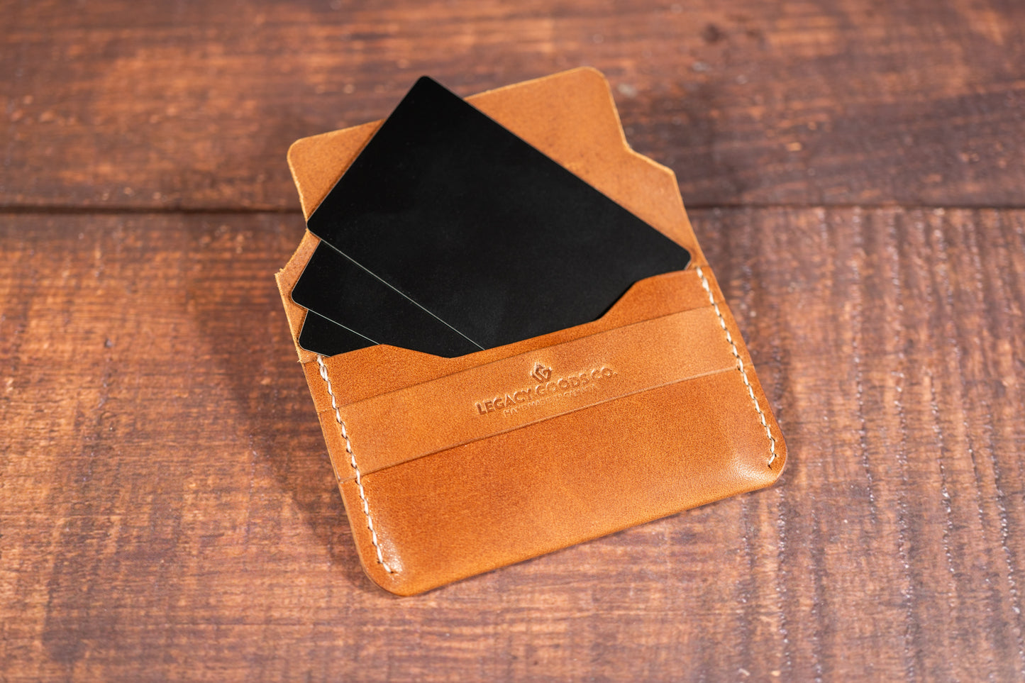 Hand-stitched details on C2 Wallet | Portefeuille C2 Cousus à la main