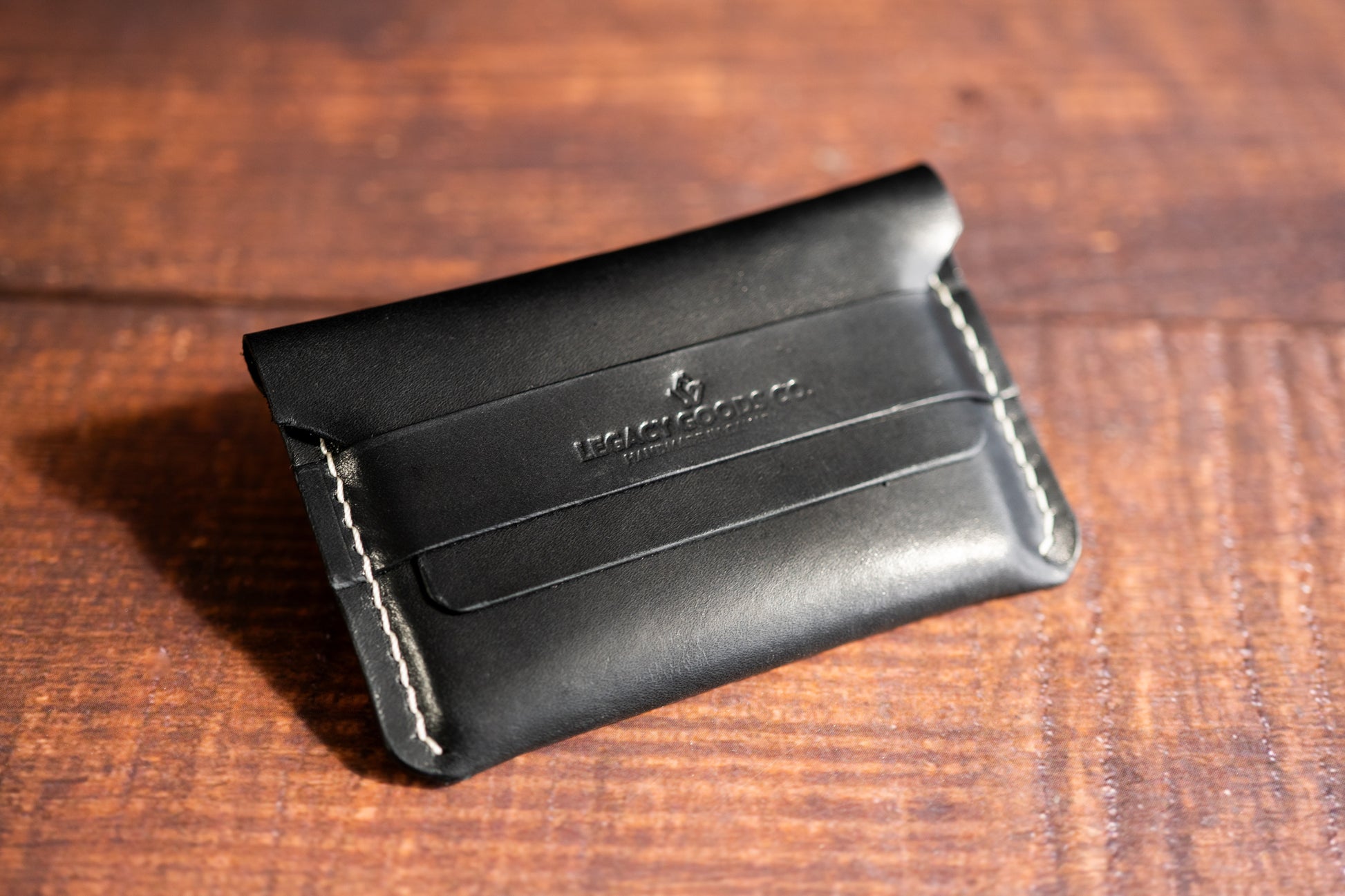 Minimalist design of C2 Wallet | Design minimaliste du portefeuille C2