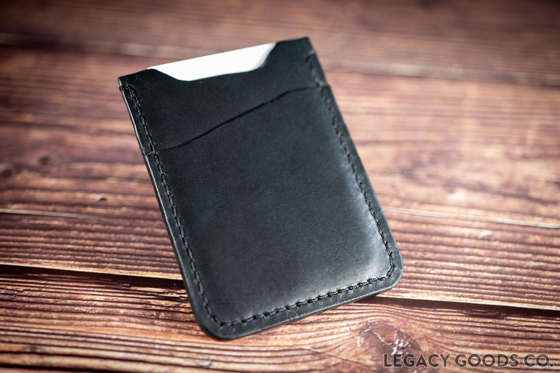 M1 Wallet handcrafted leather good in black | Portefeuille M1 en cuir fait à la main en noir