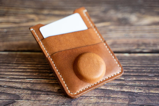 M1 Minimalist Wallet with space for Apple AirTag in front pocket